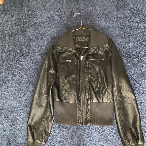 Leather jacket - Picture 1 of 4